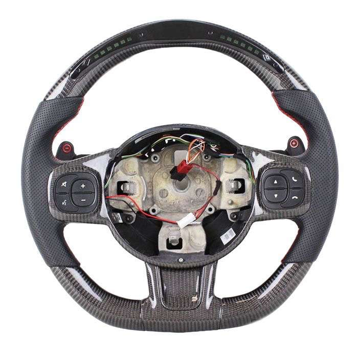 Volant Abarth 500 en carbone et cuir avec LED