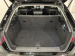 Console centrale avec levier de vitesse automatique et boutons