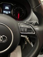 Vue rapprochée du système de freinage et étriers