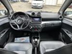 Intérieur arrière avec espace de chargement et banquette