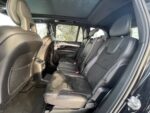 Volant R-Design en cuir et commandes multimédias intégrées