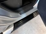 Vue arrière montrant la lunette arrière et la caméra de recul