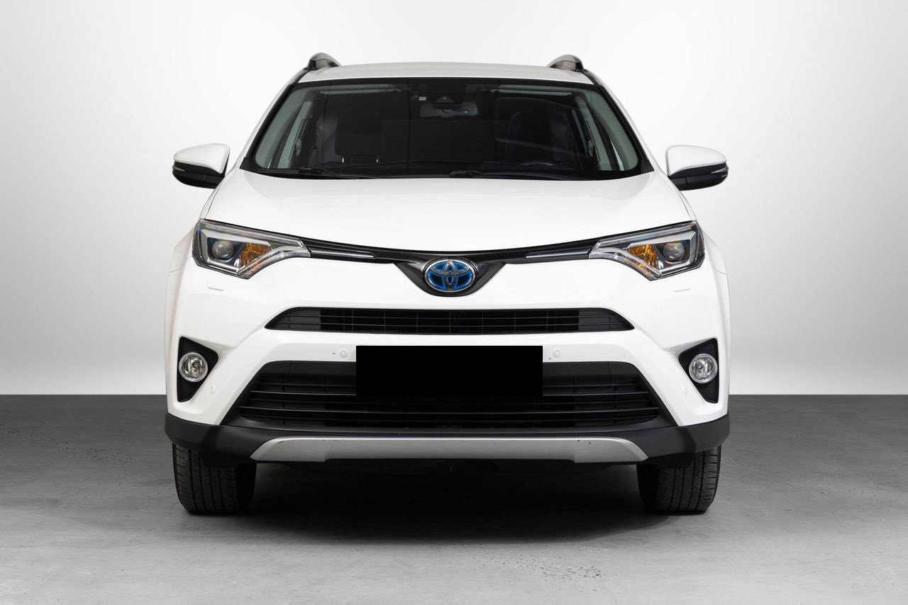 433912531_439261715374793_7264549561331295086_n-1.jpg Vue avant droite du SUV avec finition Active, peinture intacte