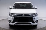 Vue avant droite du SUV, calandre et phares LED visibles
