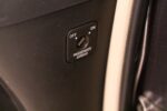 Détail d'une poignée de porte et serrures