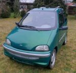Détail de la jante aluminium et du pneu en bon état