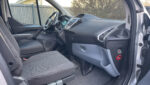Espace de rangement latéral pour ustensiles et provisions