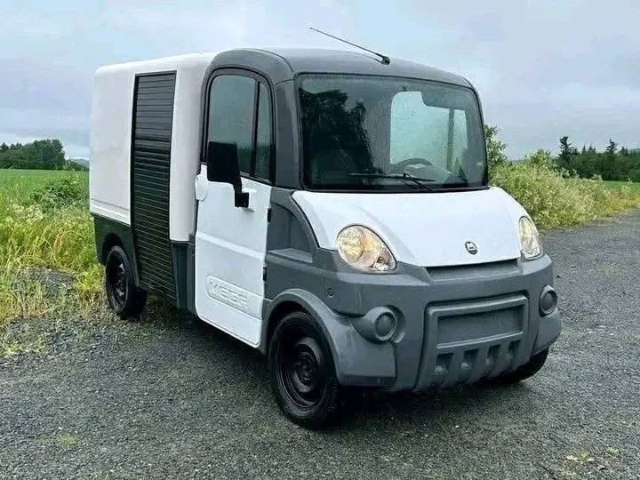 Aixam Méga TRUCK vue latérale