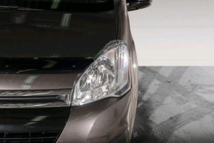 Intérieur siège conducteur et volant, matériau en bon état