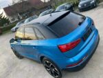 Vue panoramique du toit et des lignes de carrosserie