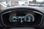 Vue du profil droit du véhicule montrant la ligne de carrosserie