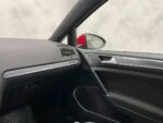 Vue globale 3/4 arrière montrant la ligne dynamique