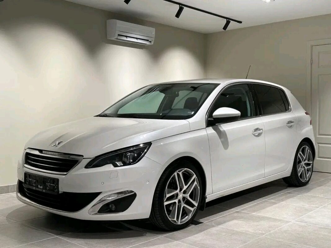 Détail de volant Peugeot 308